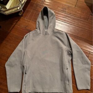 Never worn Lululemon men’s grey hoodie